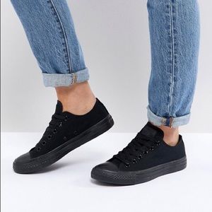 Black converse size 8.5